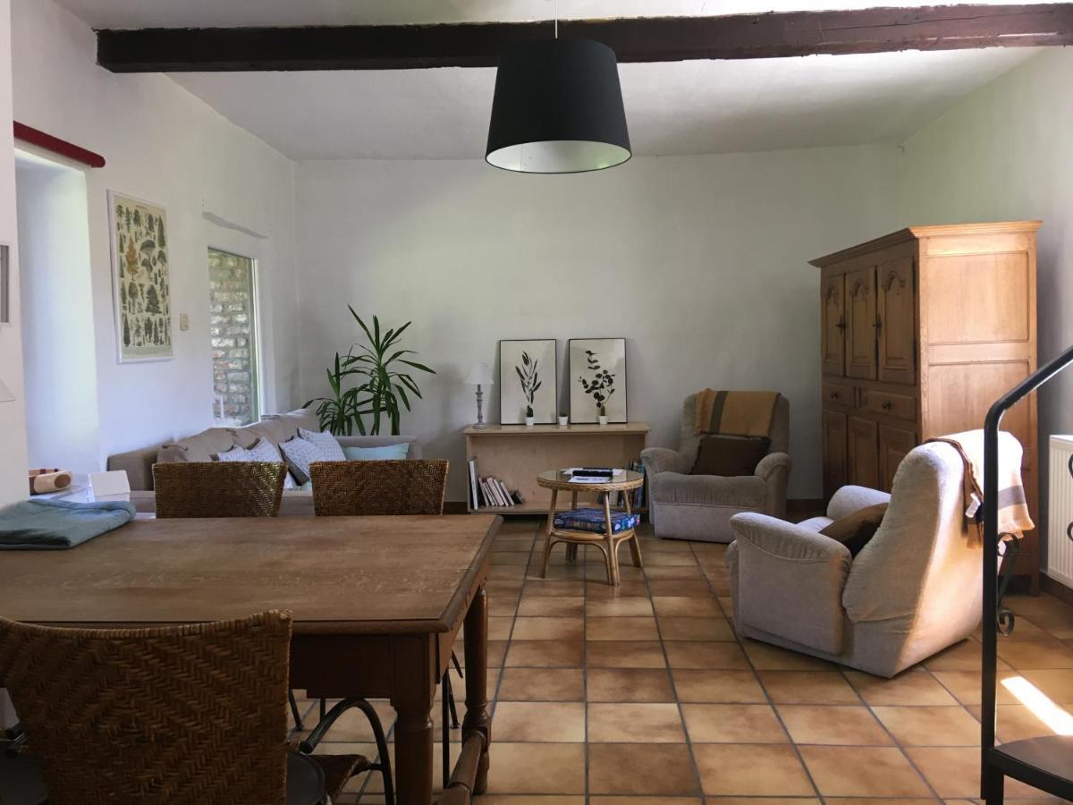 Holiday Home "Les Ancolies " Gite Citadin Spa Bagian luar foto