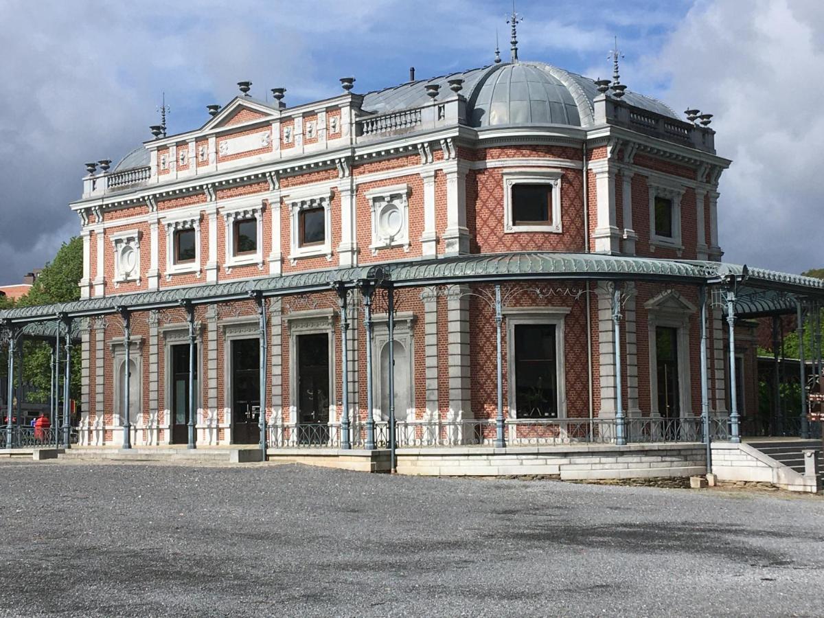 Holiday Home "Les Ancolies " Gite Citadin Spa Bagian luar foto